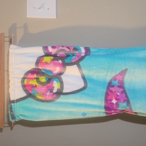 HELLO KITTY CLOUD THROW BLANKET NWT - Picture 3 of 3